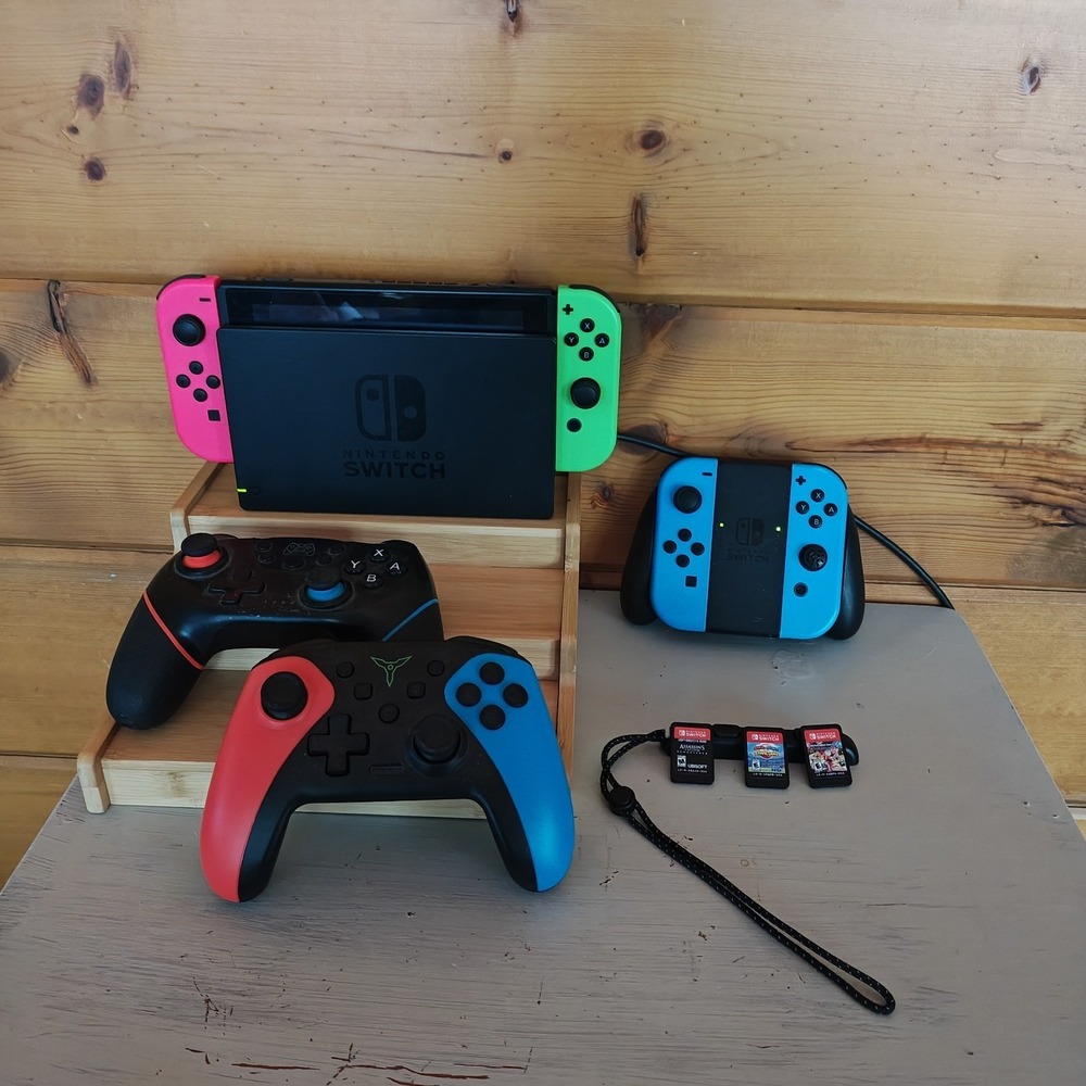 Nintendo Switch System - HAC-001 - Bundle 3 Games 4 Controllers Dock & Charger